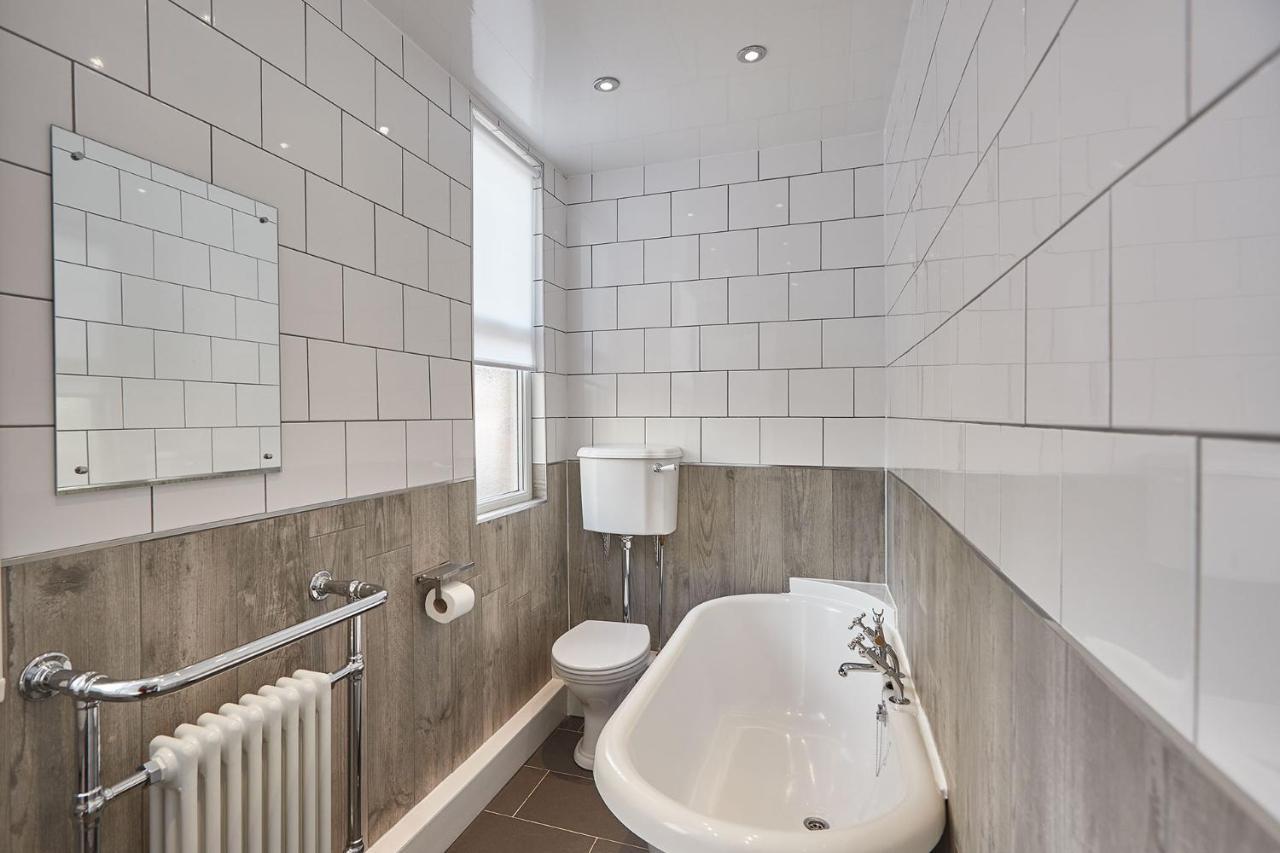 Host & Stay - Groveside Apartment 솔트번바이더씨 외부 사진